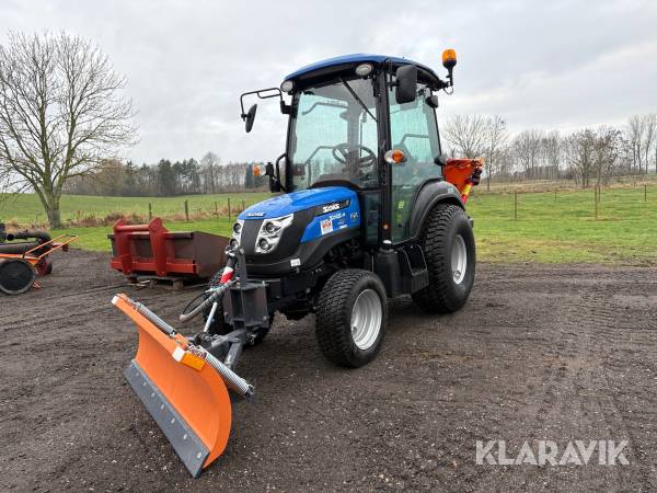 Traktor med sneplov og saltspreder Solis H26 HST