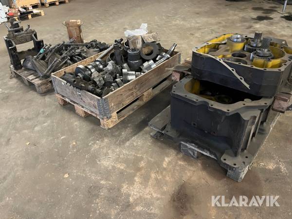 Div. Reservedele til New Holland 8970