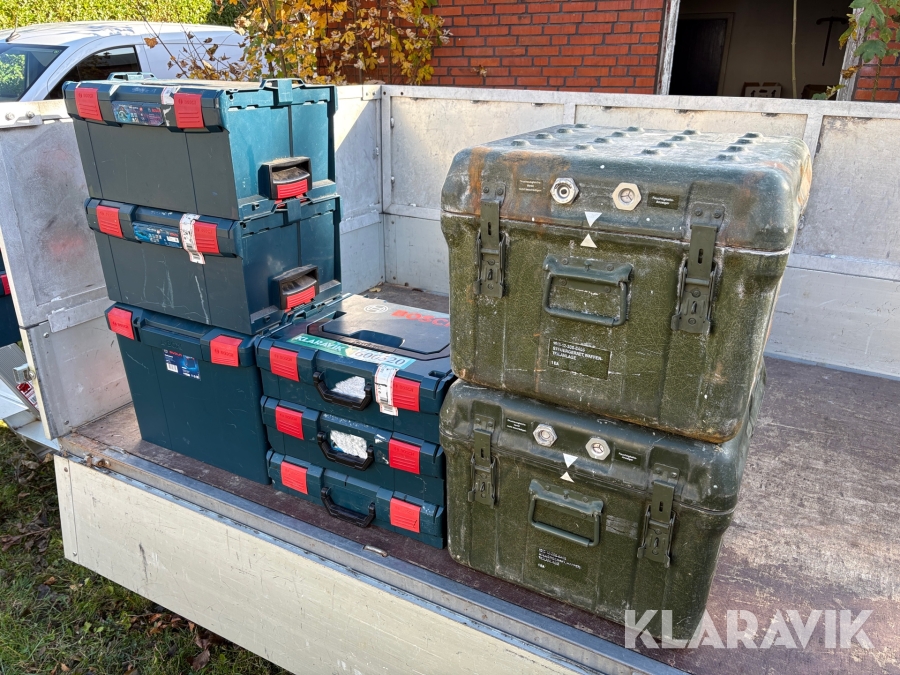 Tomme værktøjskasser