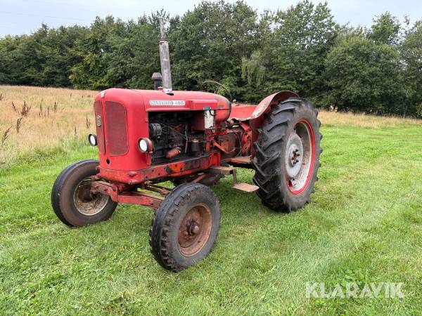 Veterantraktor Nuffield 460 4-cylindret