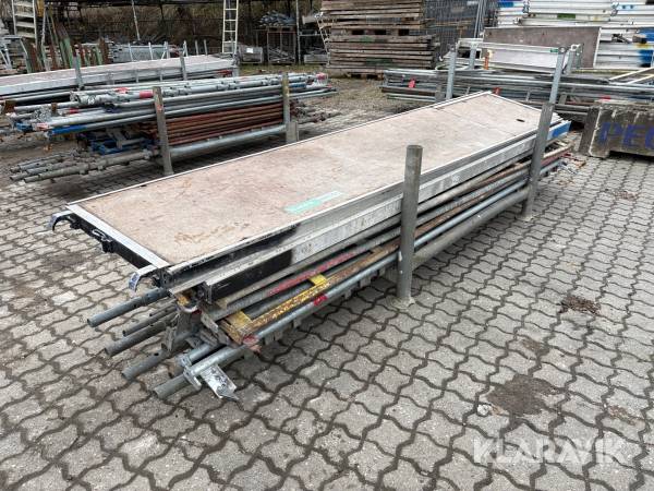 Assorteret stillads udstyr