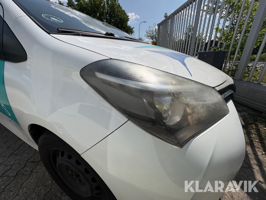 Varebil Toyota Yaris Van 1.4 D-4D