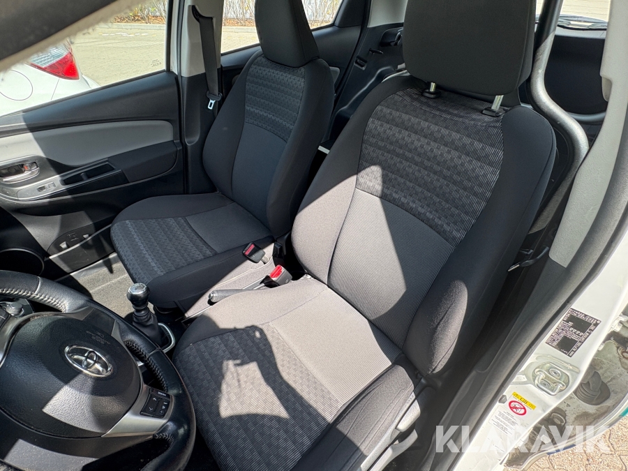 Varebil Toyota Yaris Van 1.4 D-4D