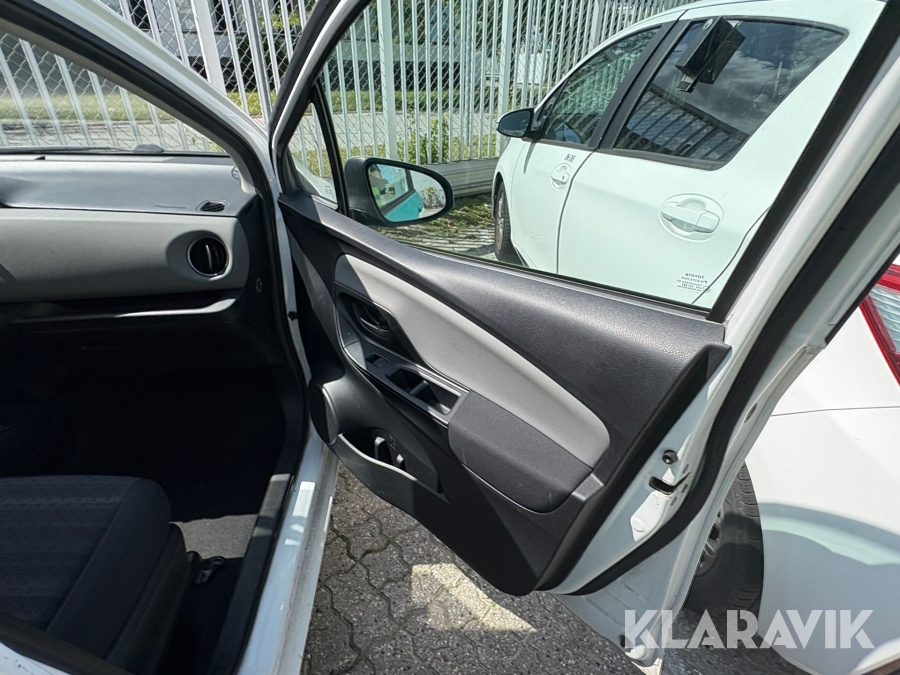 Varebil Toyota Yaris Van 1.4 D-4D