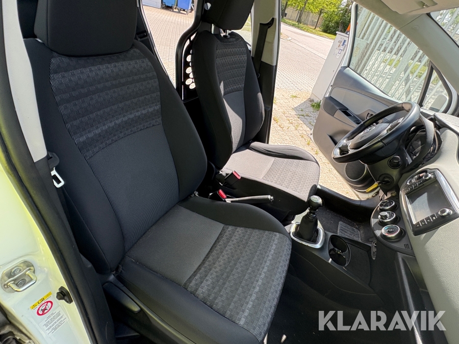 Varebil Toyota Yaris Van 1.4 D-4D