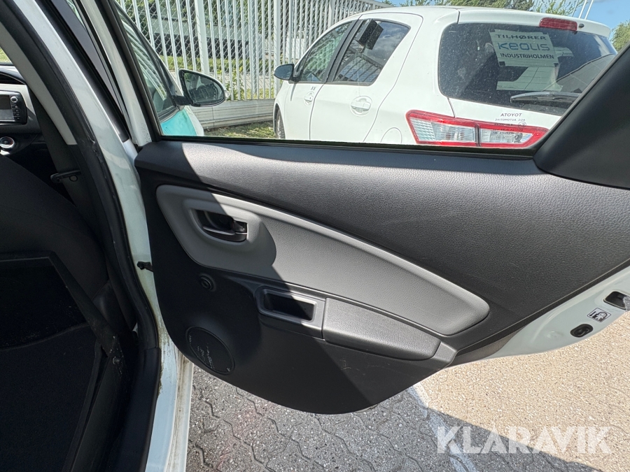 Varebil Toyota Yaris Van 1.4 D-4D