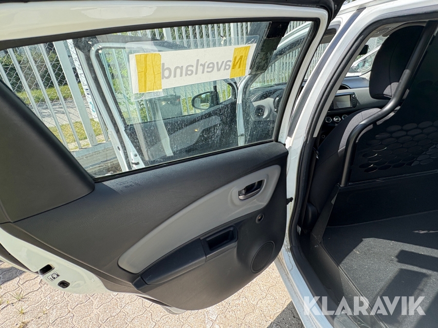 Varebil Toyota Yaris Van 1.4 D-4D
