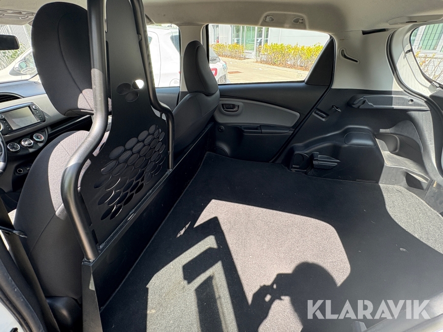 Varebil Toyota Yaris Van 1.4 D-4D