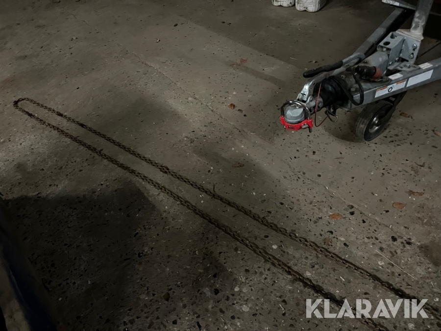 Kædetalje med stålstropper