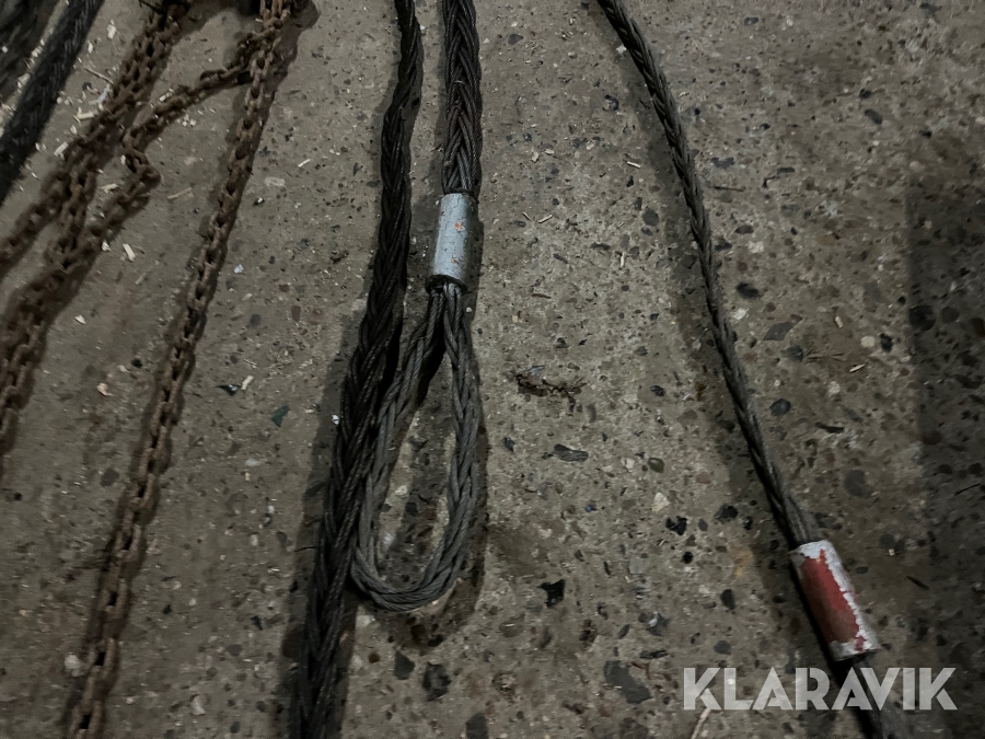 Kædetalje med stålstropper