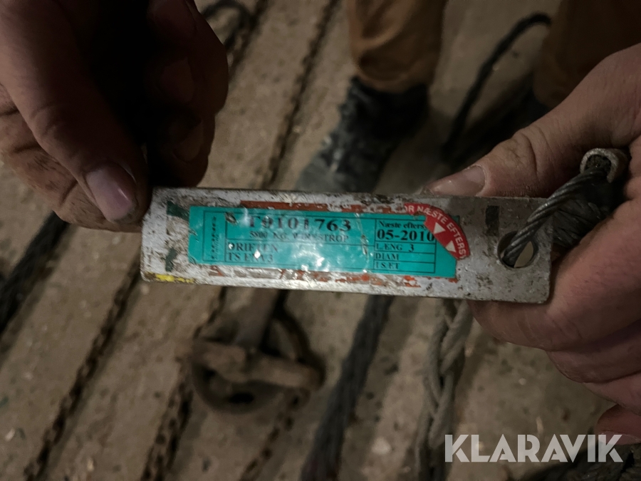 Kædetalje med stålstropper