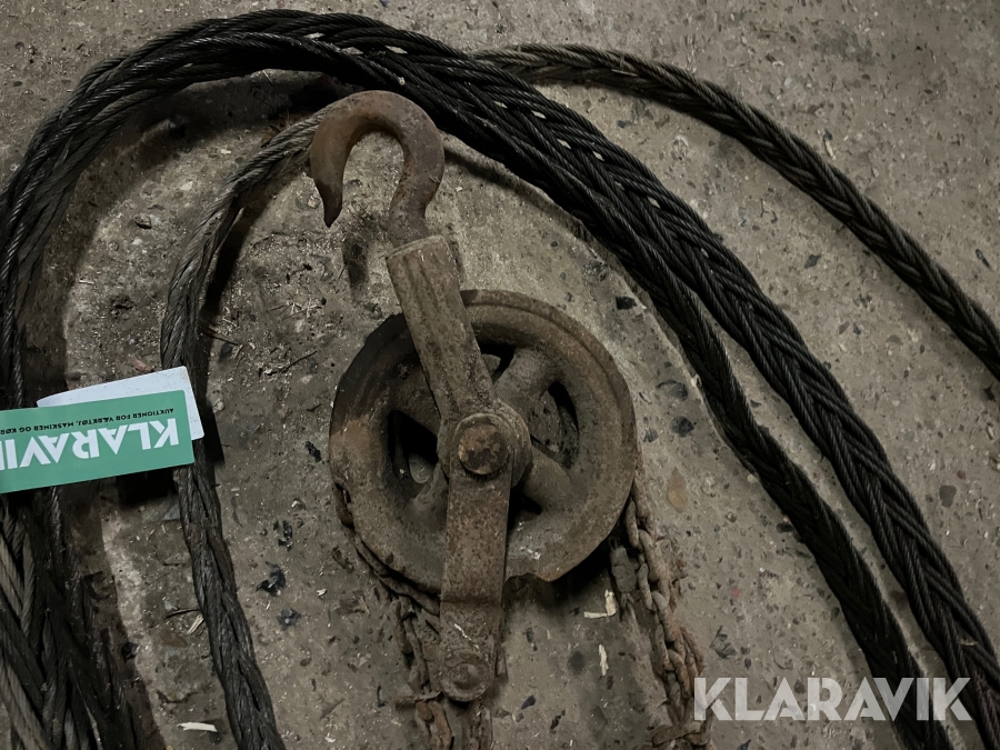 Kædetalje med stålstropper