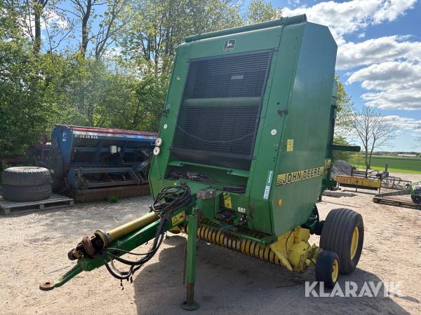 Ballepresser John Deere 590