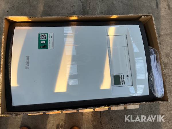 Lot - varmepumpe indeenhed, trykekspansionsbeholder, varmeventilator og