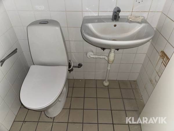 Lot med håndvaske og toiletter