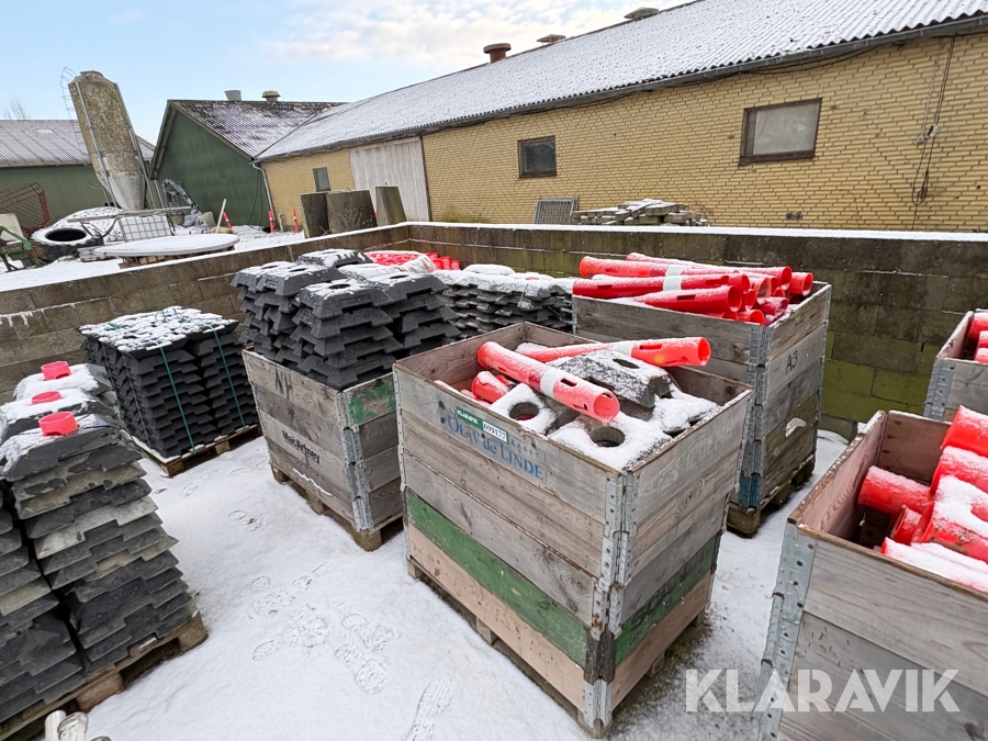 Afspærring 2 paller fødder - 2 paller stolper