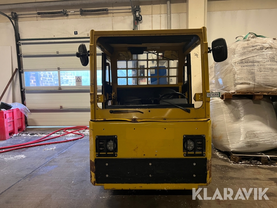 Lufthavns truck Charlatte T 135