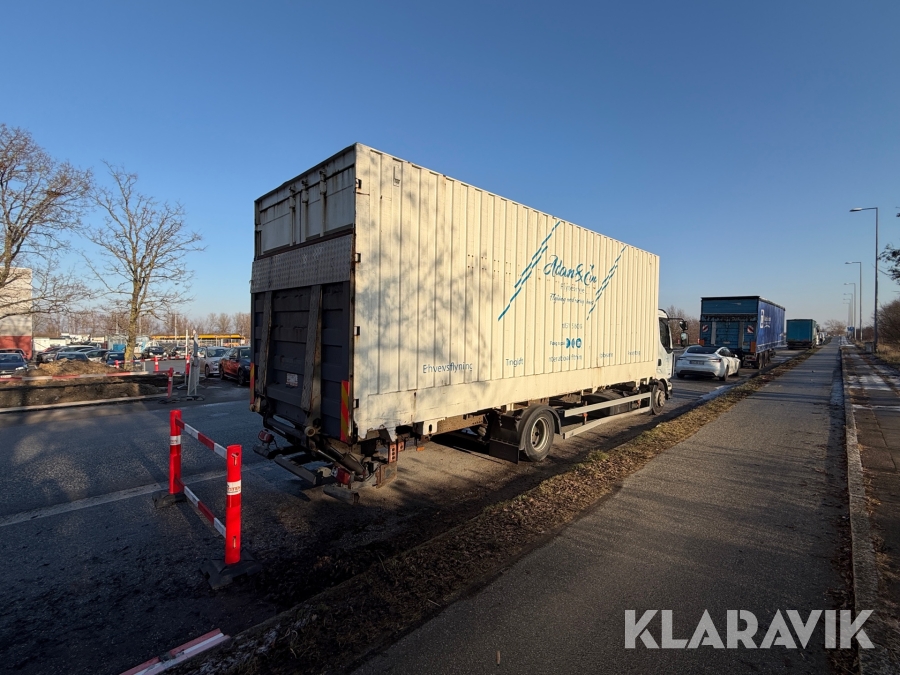 Renault lastbil – med skiftelad, lift og container Renault Midlum