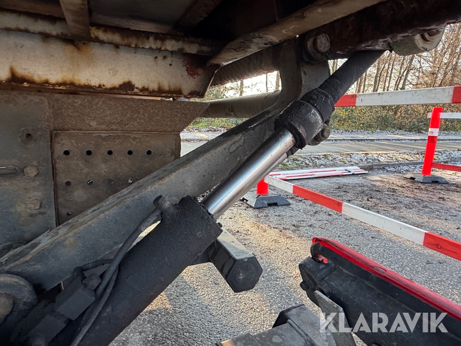 Renault lastbil – med skiftelad, lift og container Renault Midlum