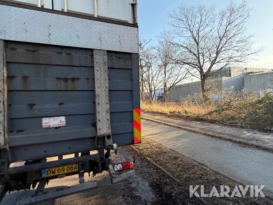 Renault lastbil – med skiftelad, lift og container Renault Midlum