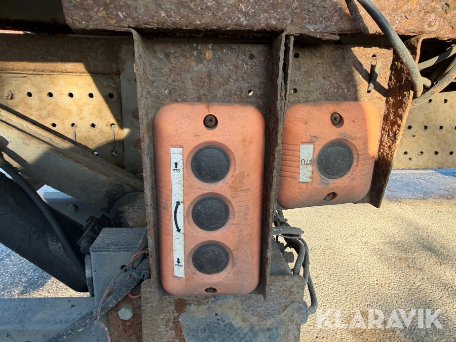 Renault lastbil – med skiftelad, lift og container Renault Midlum