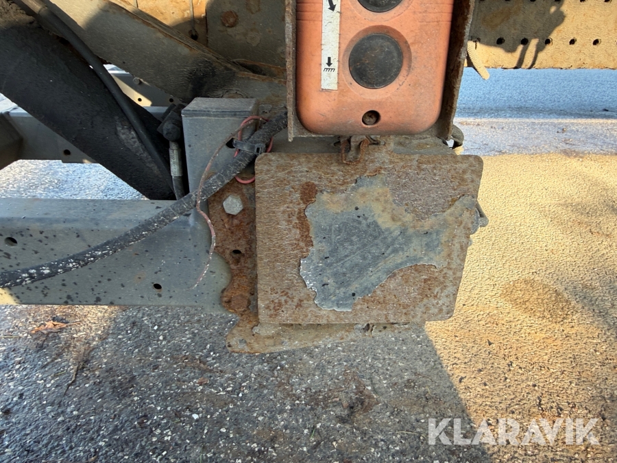 Renault lastbil – med skiftelad, lift og container Renault Midlum