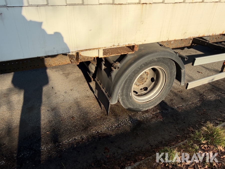 Renault lastbil – med skiftelad, lift og container Renault Midlum