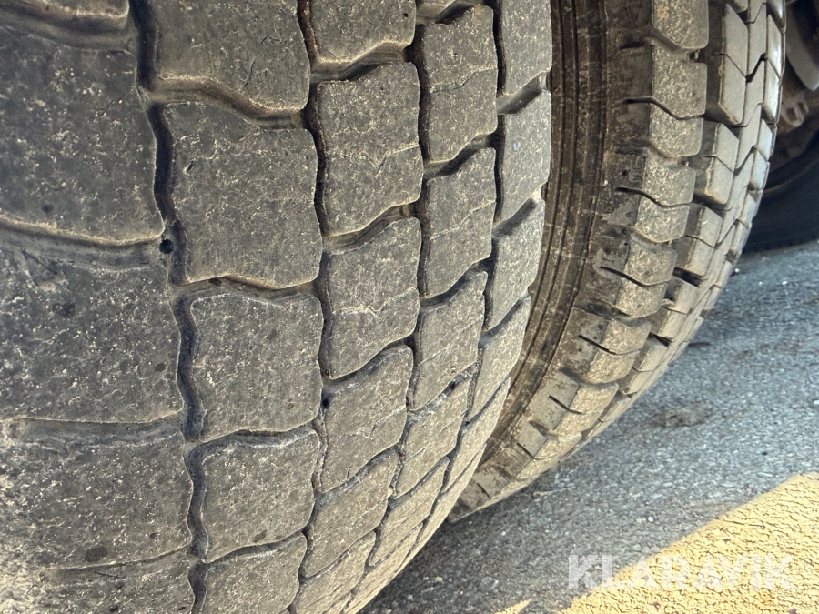 Renault lastbil – med skiftelad, lift og container Renault Midlum