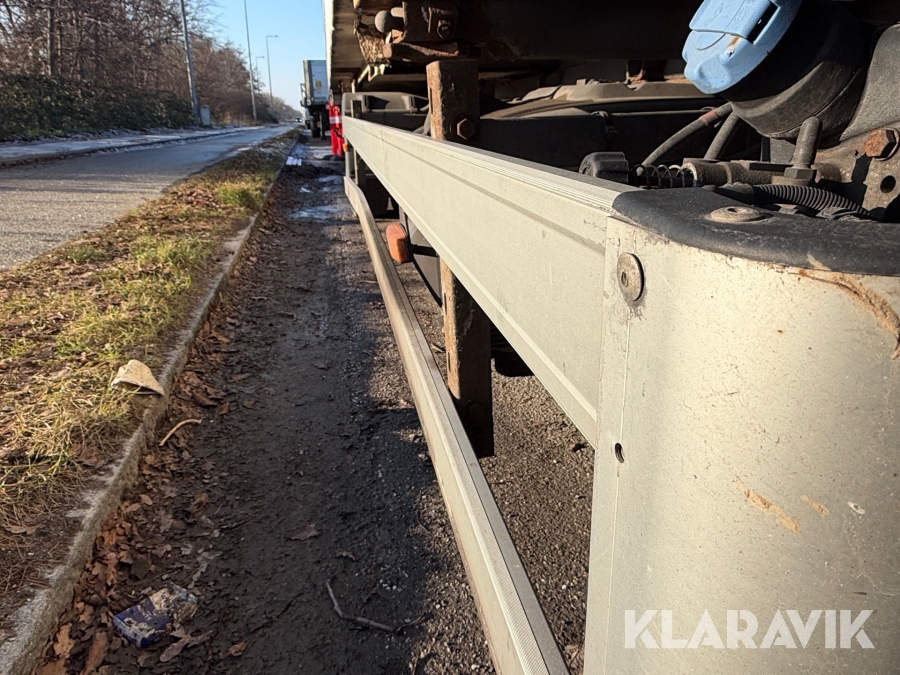 Renault lastbil – med skiftelad, lift og container Renault Midlum