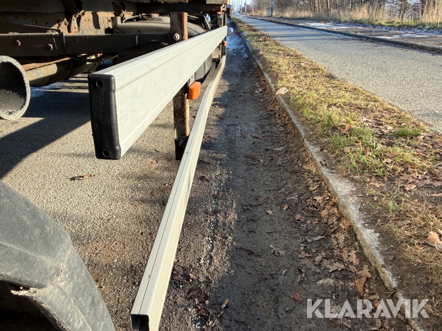 Renault lastbil – med skiftelad, lift og container Renault Midlum