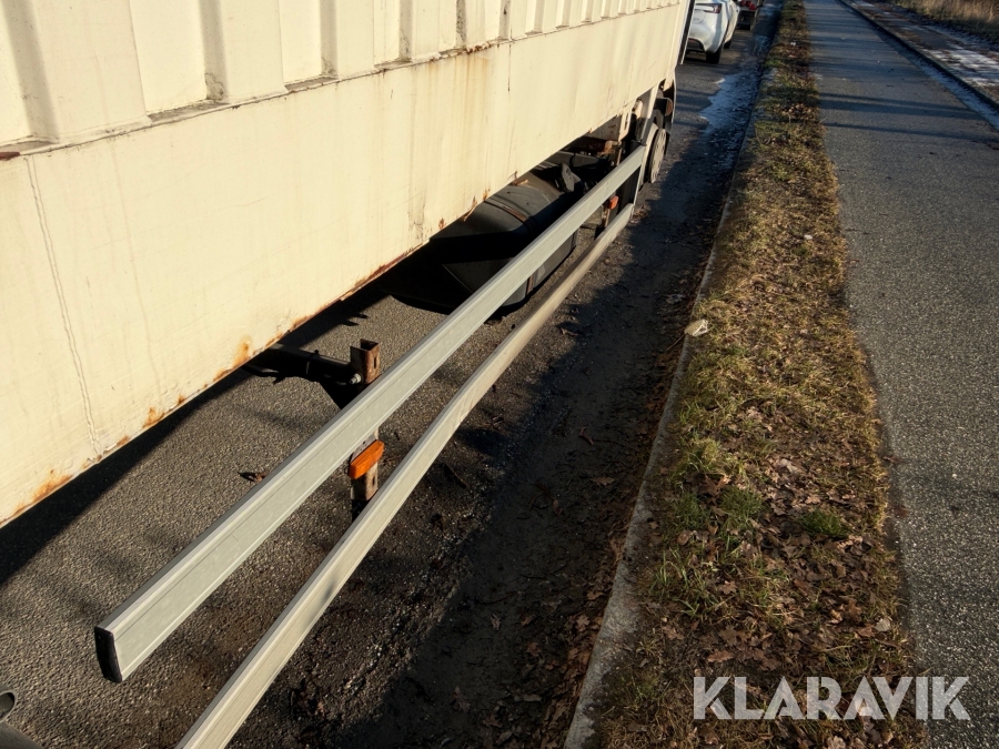 Renault lastbil – med skiftelad, lift og container Renault Midlum