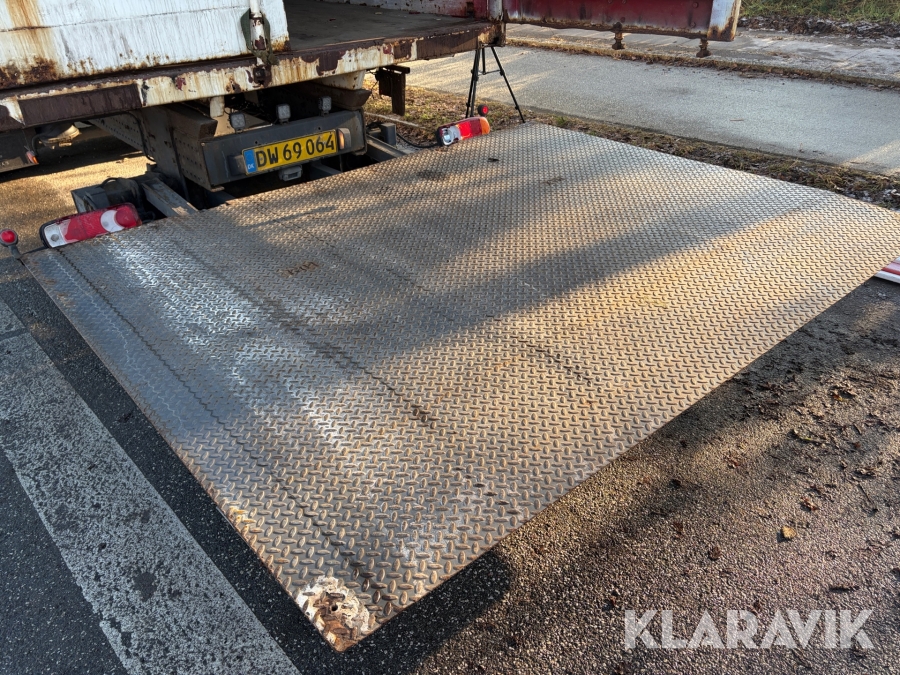 Renault lastbil – med skiftelad, lift og container Renault Midlum