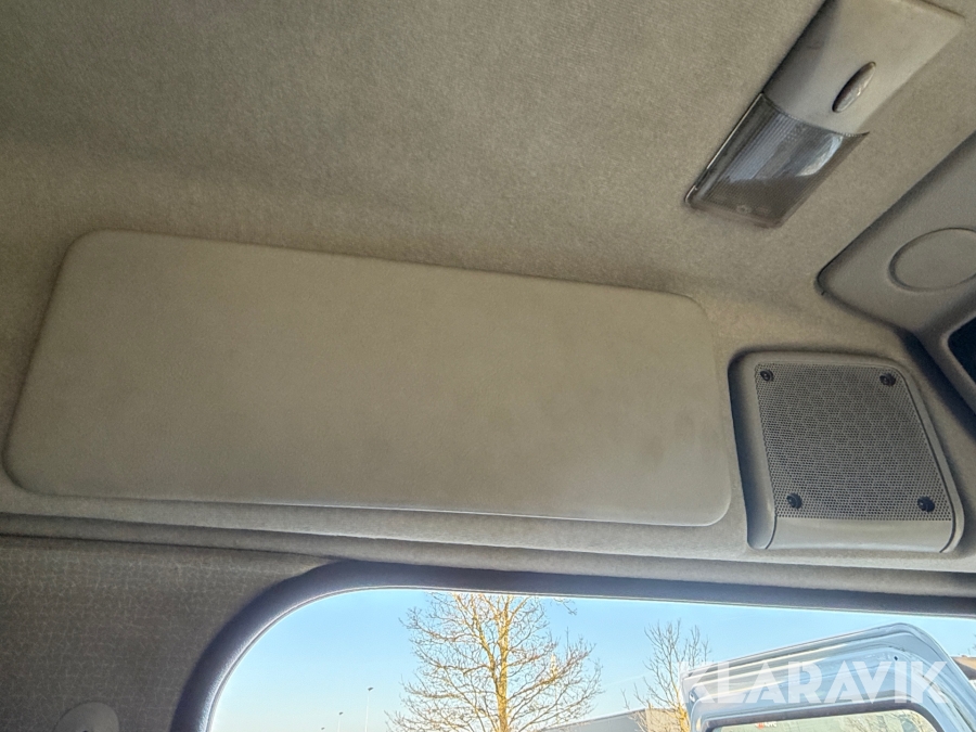 Renault lastbil – med skiftelad, lift og container Renault Midlum