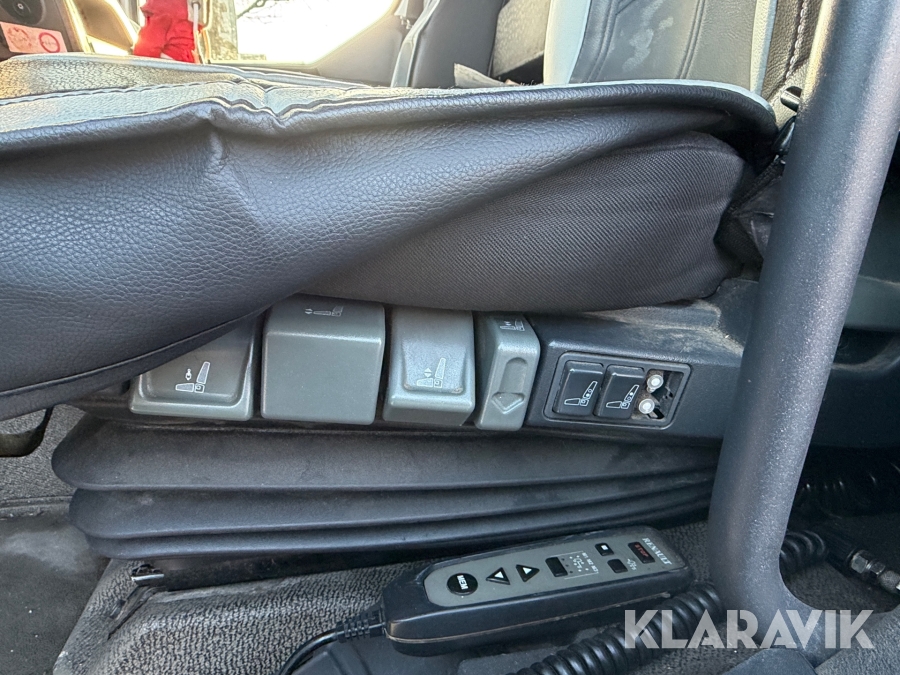 Renault lastbil – med skiftelad, lift og container Renault Midlum