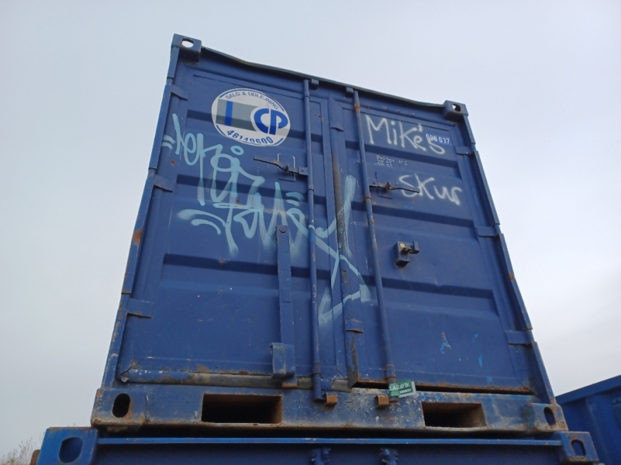Container