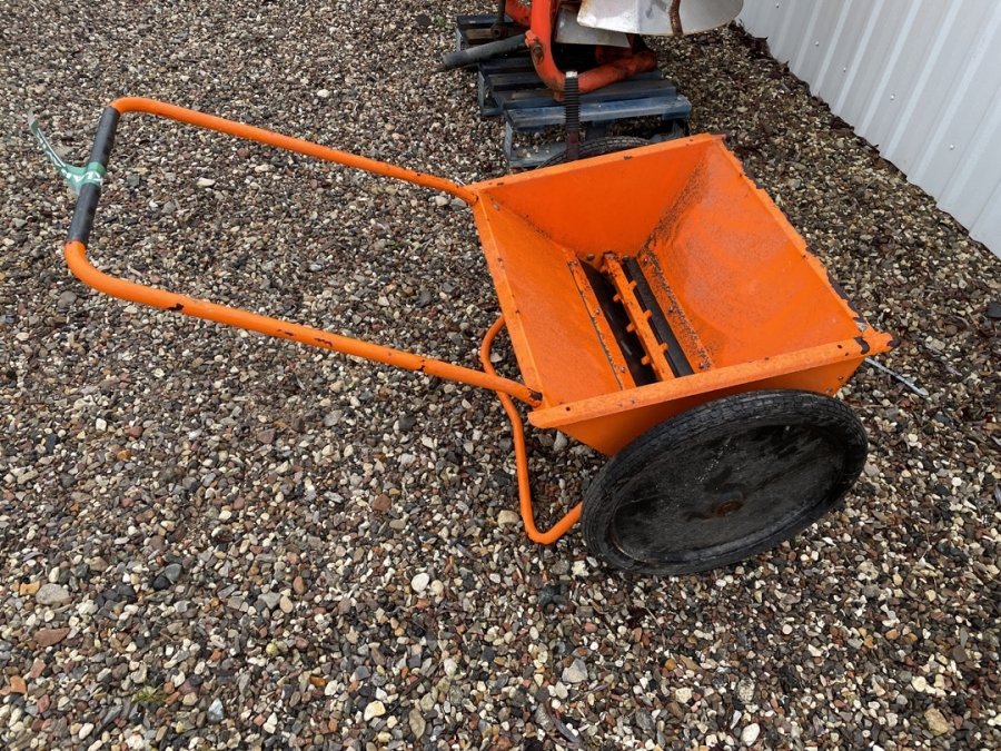 Salt og grus udlægger