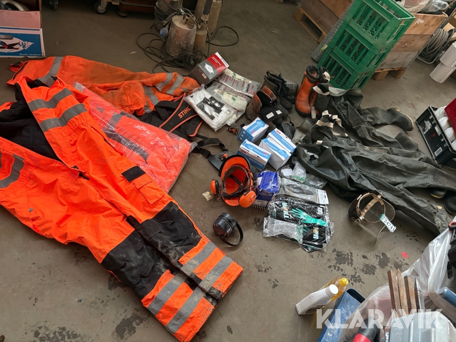 Lot: Arbejdstøj og Personligt Beskyttelsesudstyr
