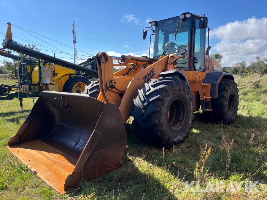 Gummiged Case 721E med skovl