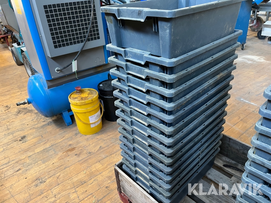 LOT : stabelbare plastik kasser, Silkeborg, Klaravik auktion