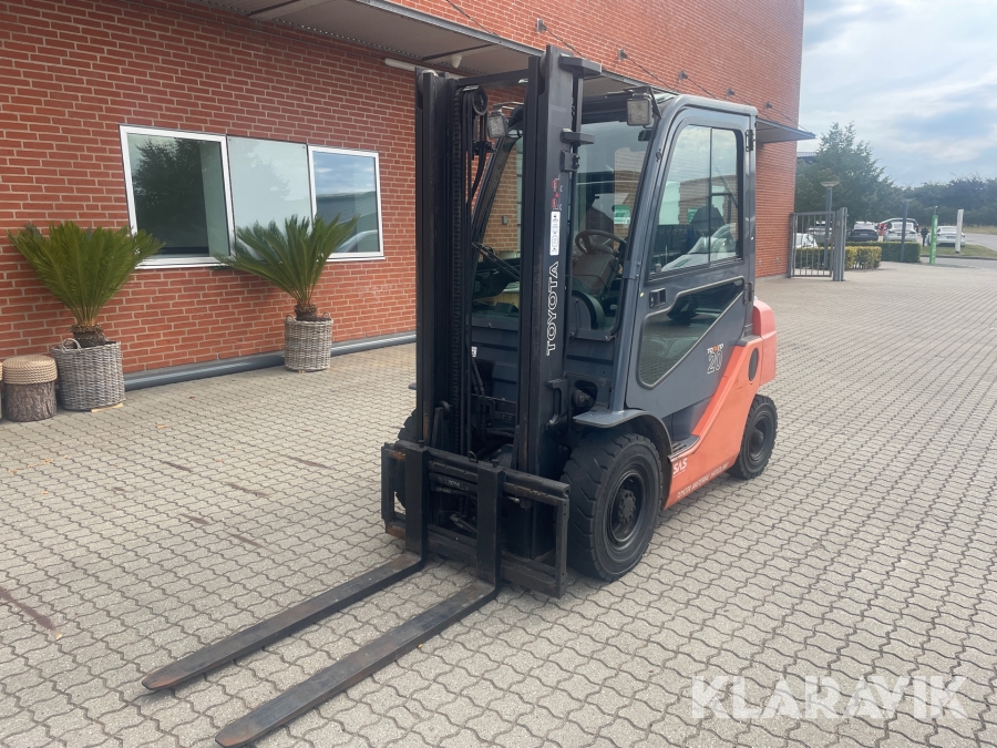 Truck Toyota 02-8FGF20