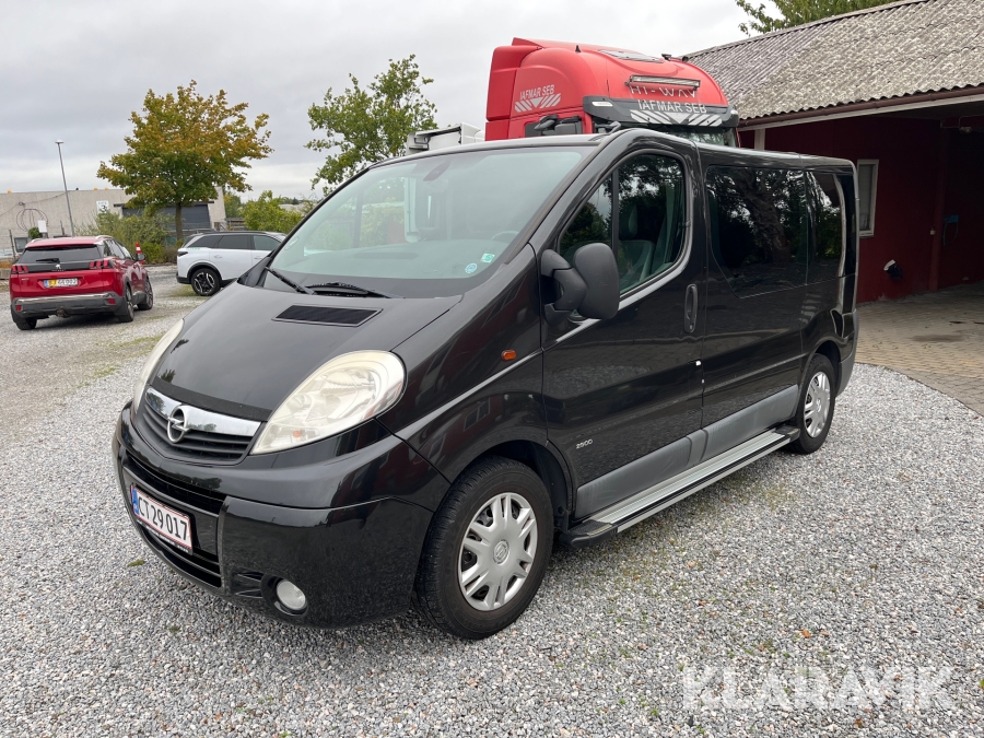 Minibus Opel Vivaro 2.5 CDTI