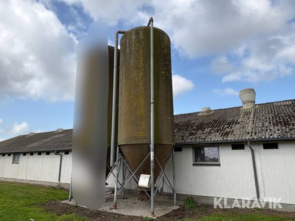 Silo Tunetanken Glasfiber med motor 1 styk