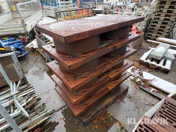 Kloakdæksler og forhøjerringe 10 styk af hver