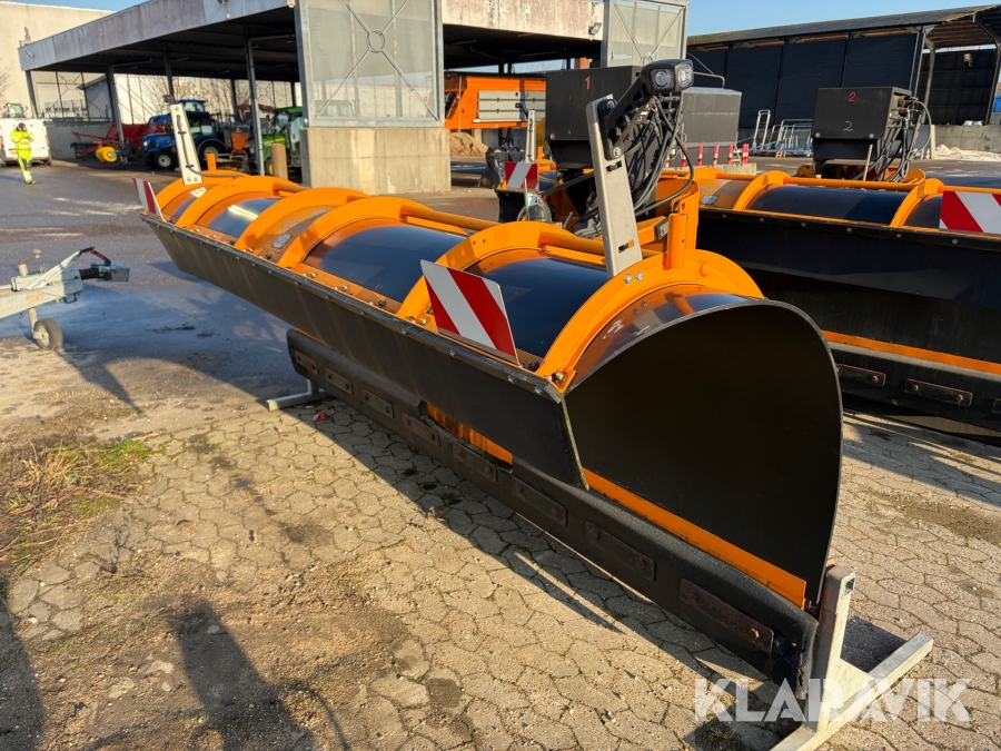 Sneplov Villeton Epoke VSH 32 12 G med hydraulisk sidevinge og trådløs fjernbetjening