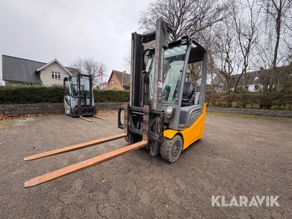 El truck Jungheinrich EFG 215