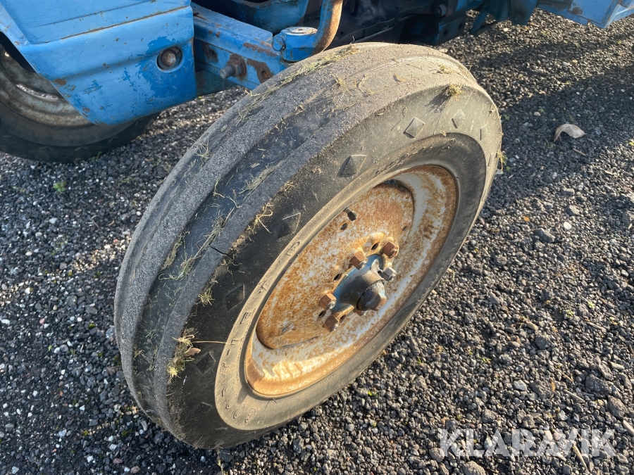 Veteran Traktor Ford 2000