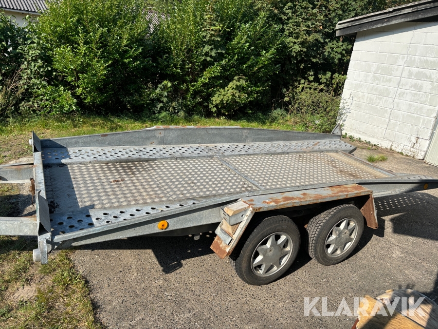 Maskintrailer med tip Brenderup 1503