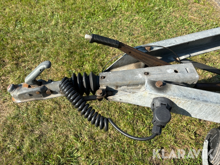 Maskintrailer med tip Brenderup 1503