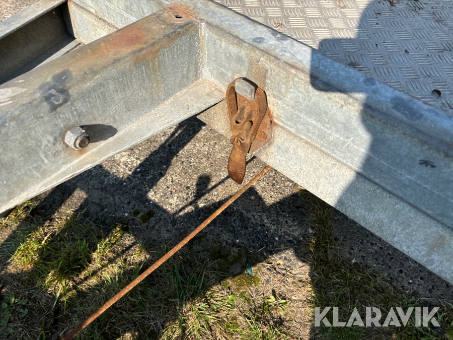 Maskintrailer med tip Brenderup 1503