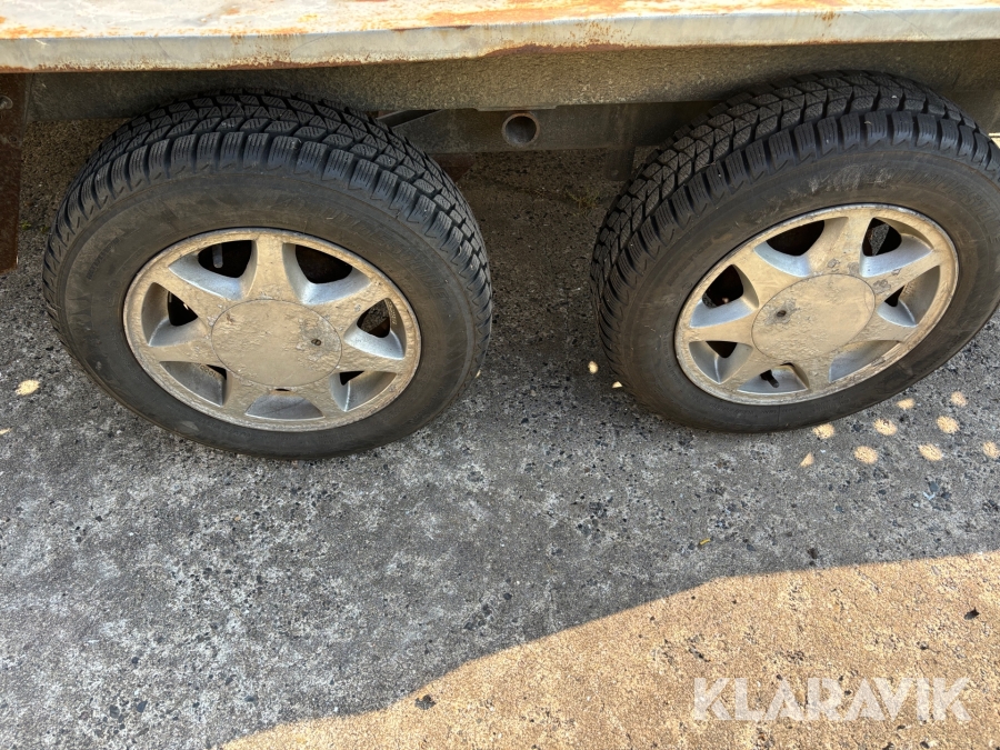 Maskintrailer med tip Brenderup 1503